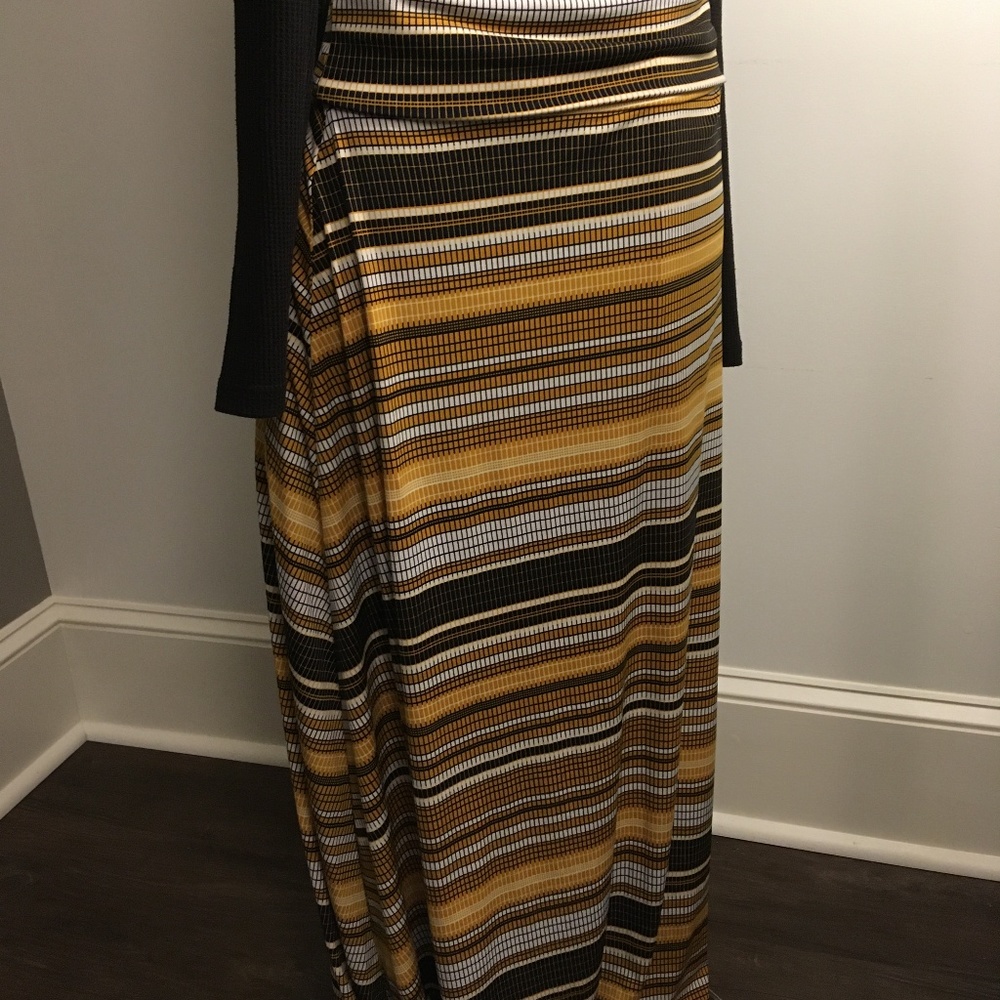 LulaRoe maxi skirt black and gold sz. M